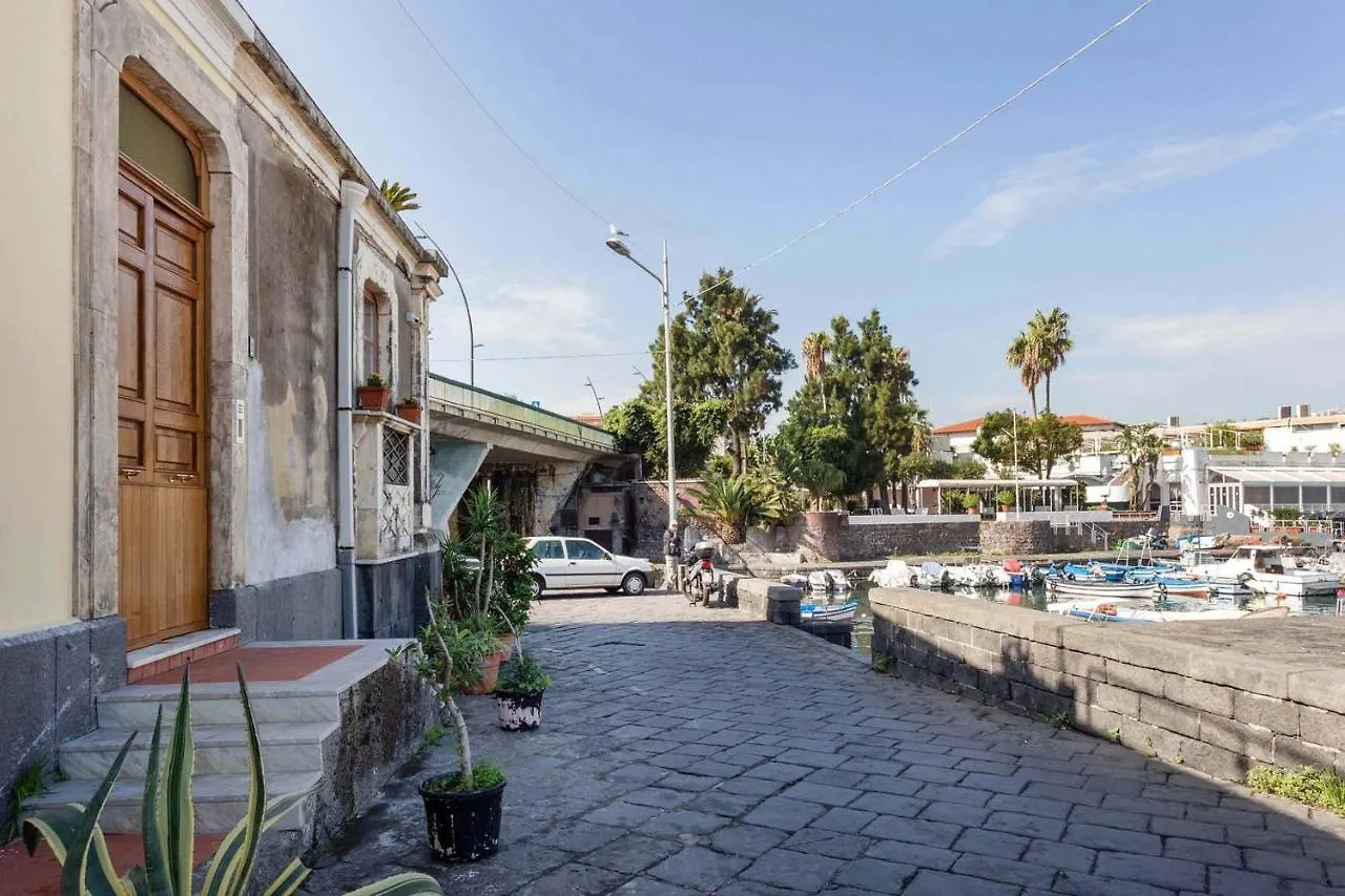 La Casa Di Nonna Maria Apartamento Catânia 0*,